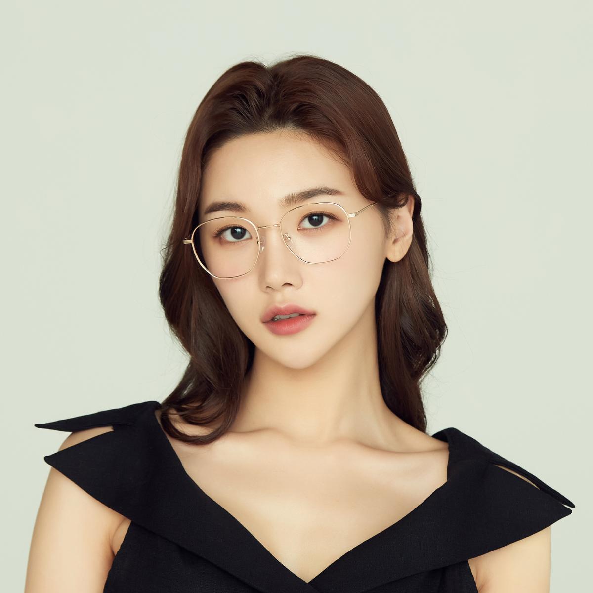 《TWICE 娜璉,朴敏英同款》PATROL超輕量鈦金藍光眼鏡（淺金色）