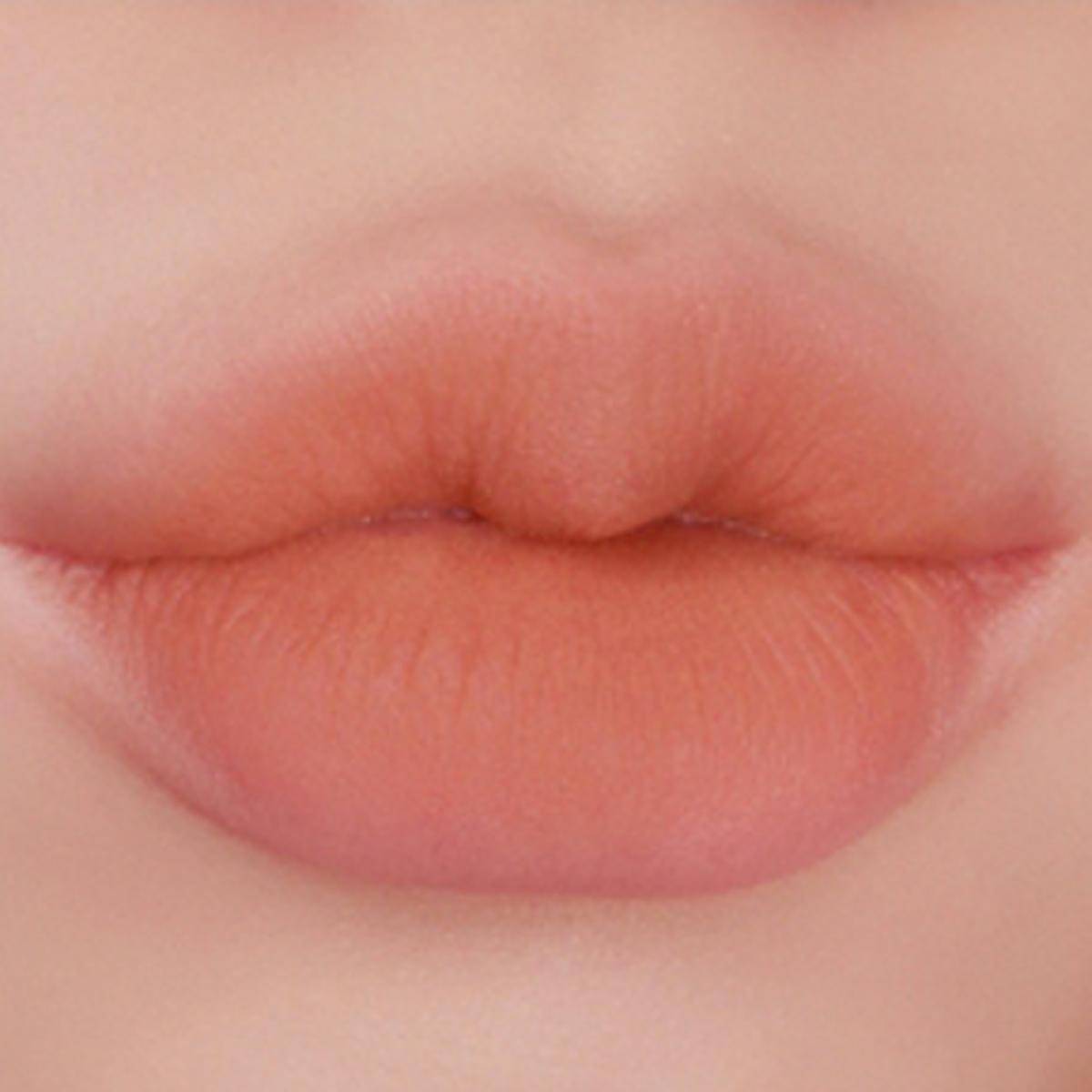 Airy Matte Lipstick (01 Almond Butter)