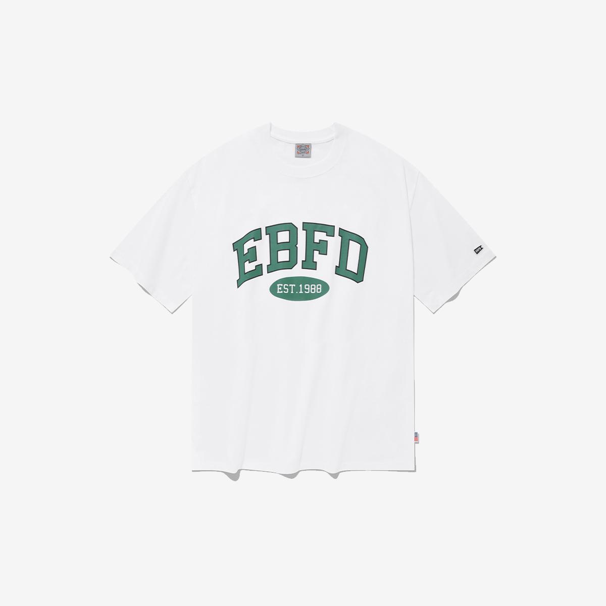 《金多美&WEi金曜漢同款》EBFD弧形LOGO短袖T恤（深綠色）