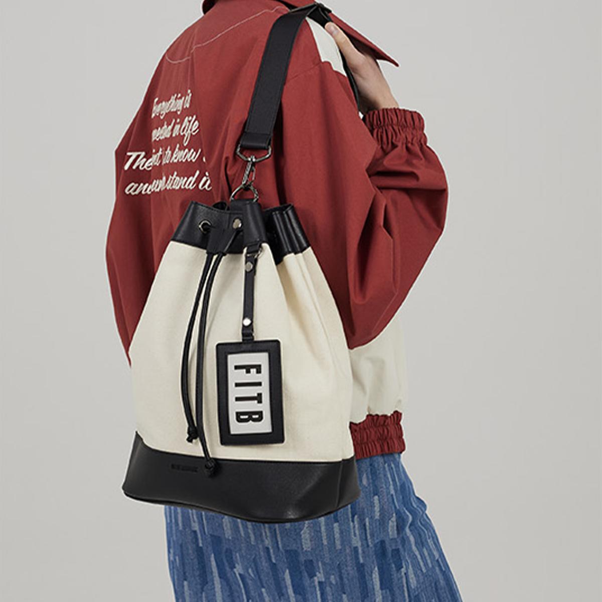 กระเป๋า Yoko Bucket Bag สี iv-bk