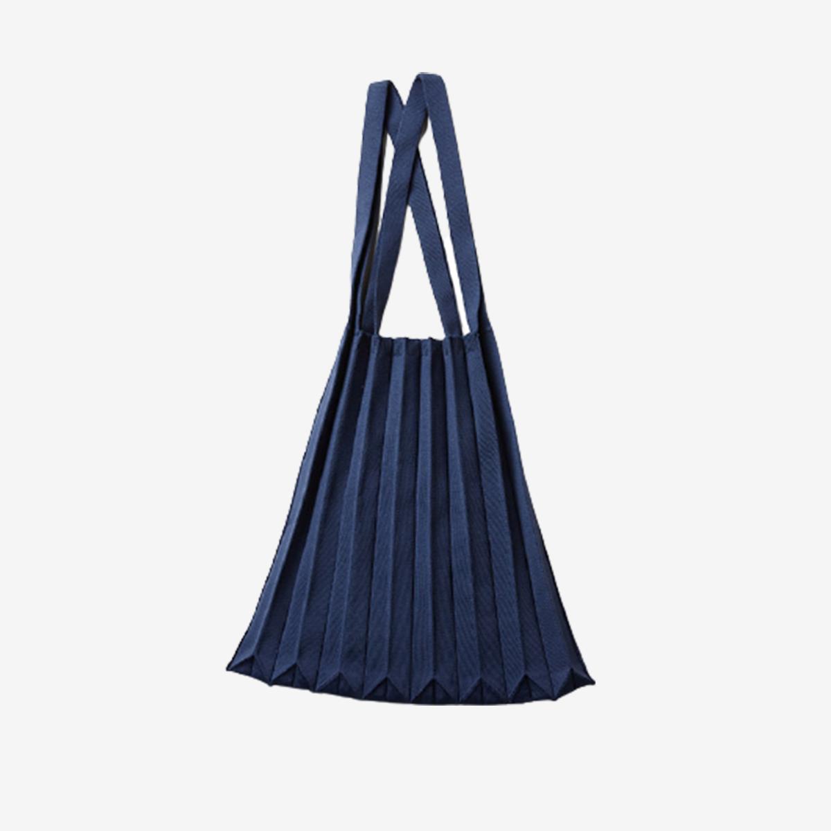 Knit Pleated Shoulder Bag (Navy)