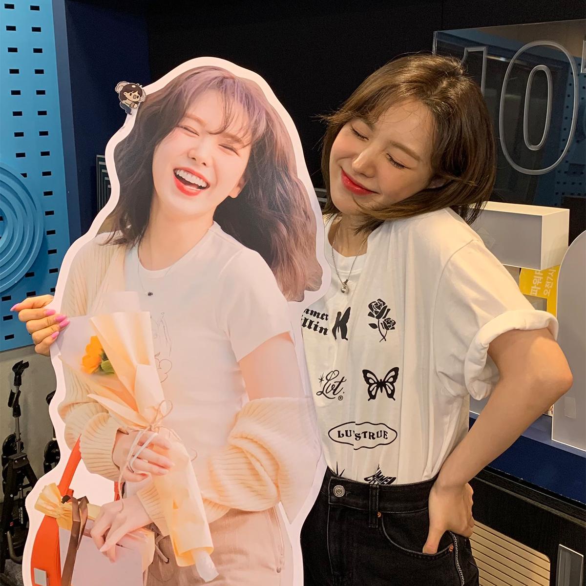 《Red Velvet Wendy同款》SU LOGO BOX短袖T恤（白色）